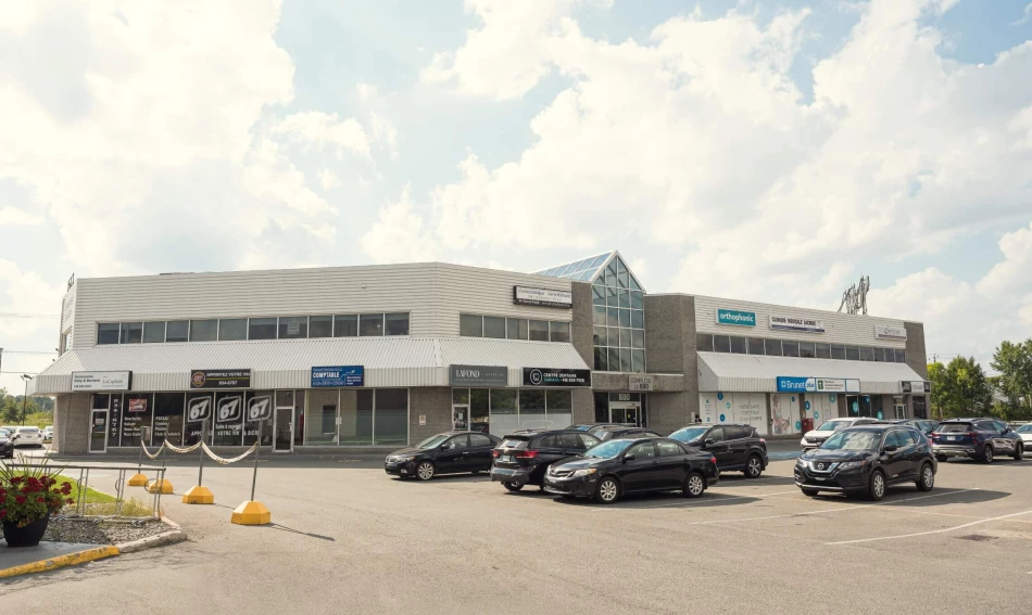 complexe-le-880-espaces-commerciaux-a-louer-a-saint-jean-chrysostome-logisco