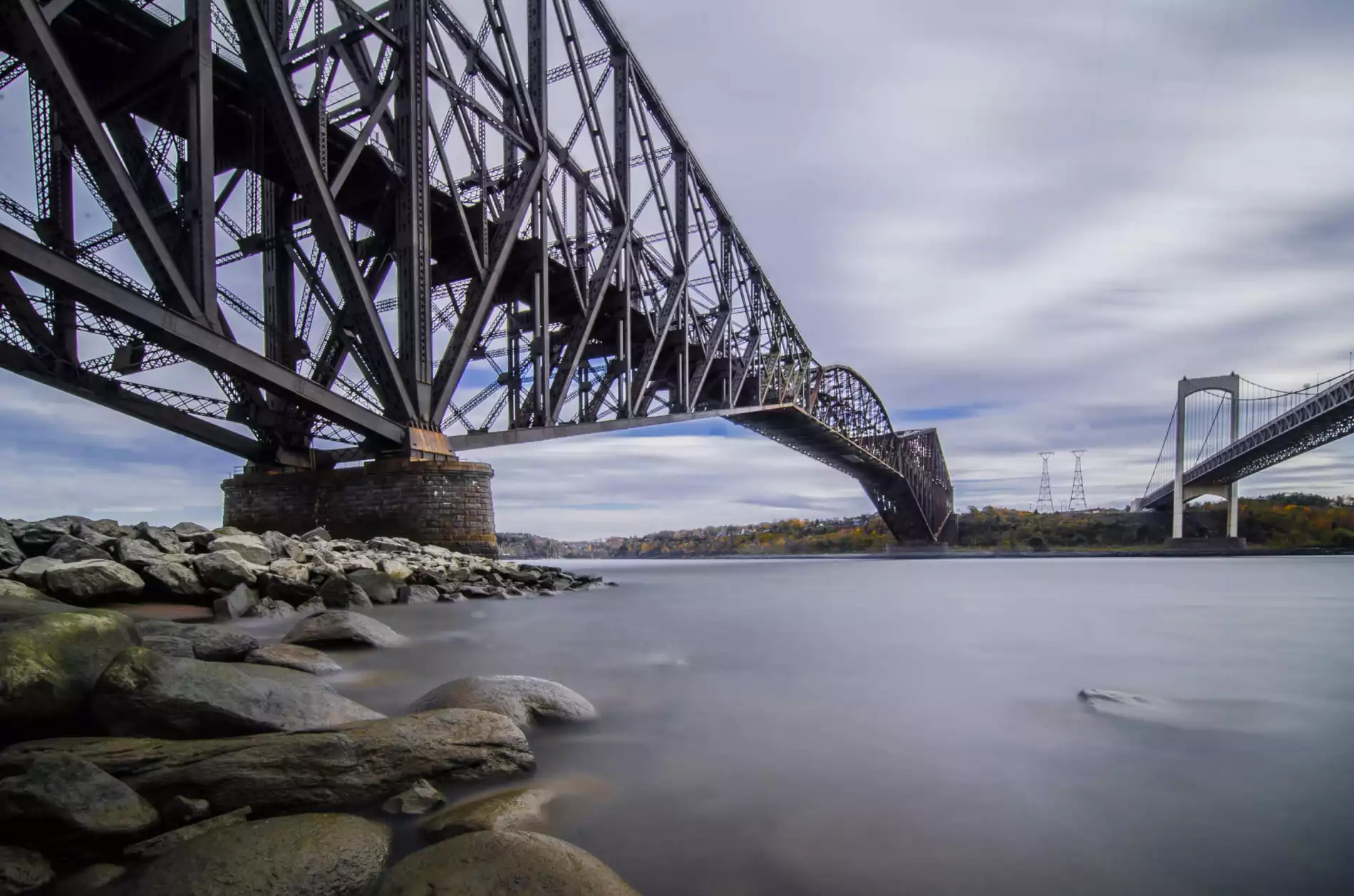 Vue sur les ponts de Québec et Lévis