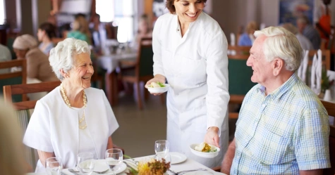 Portrait d'une préposée au service aux tables - LOGISCO