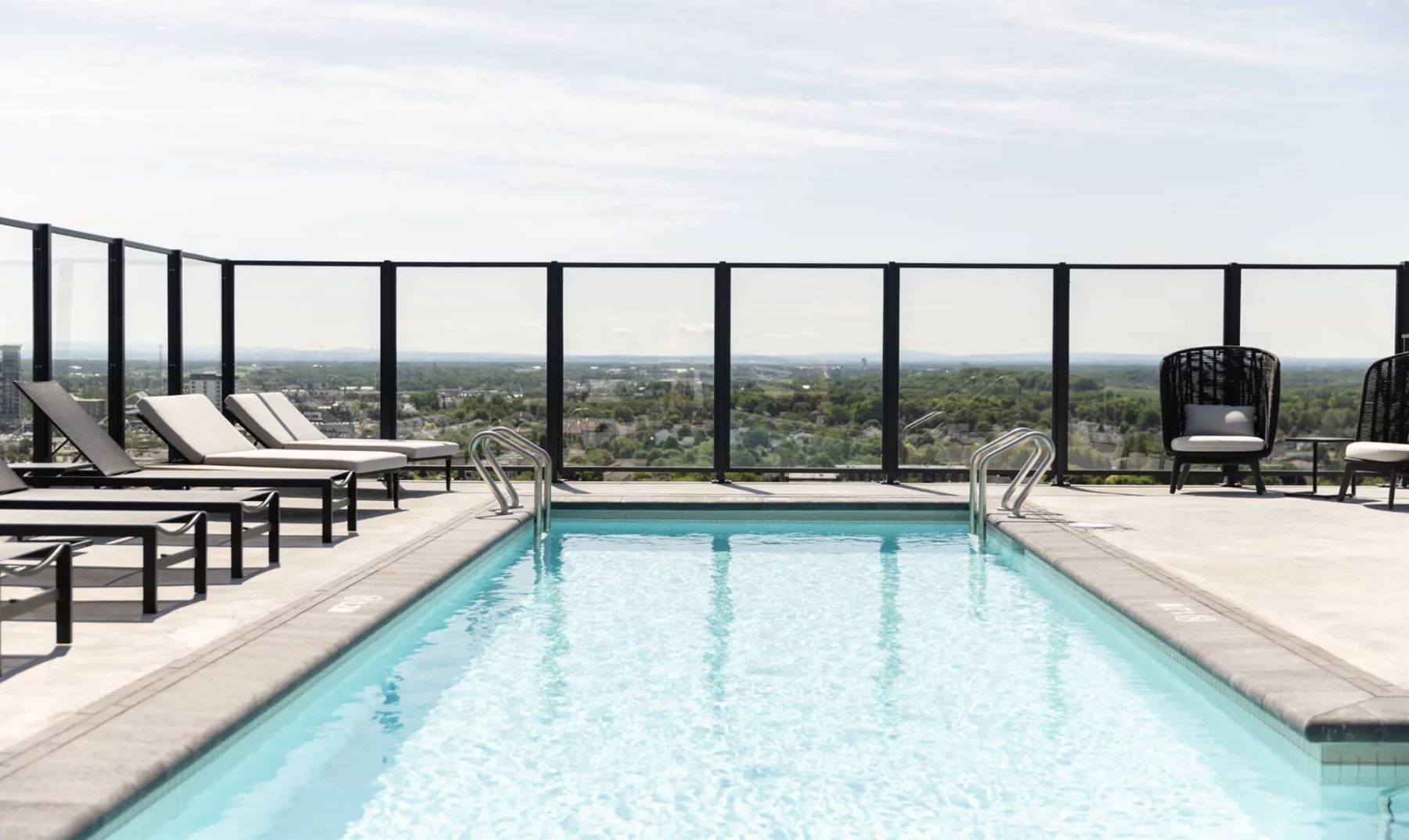 District GC - Terrasse commune «La Plage» - Vue sur le toit