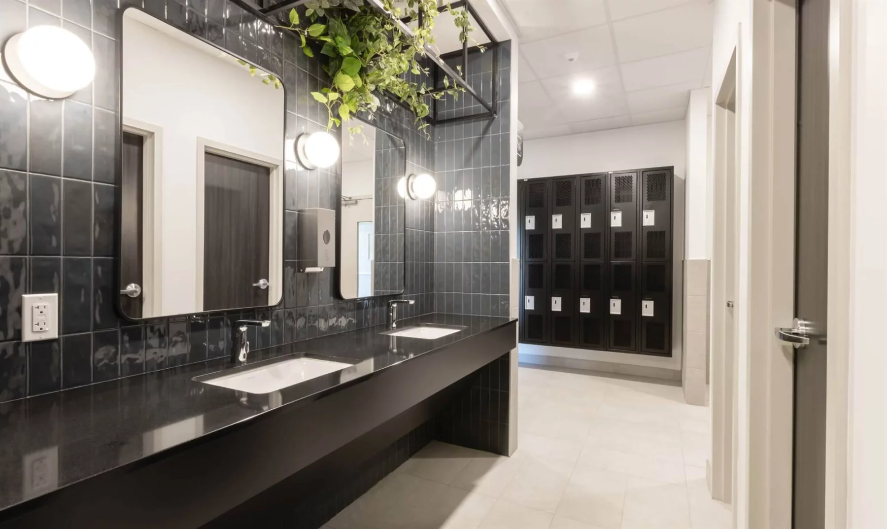 District GC - Salle d'entraînement - Vestiaire