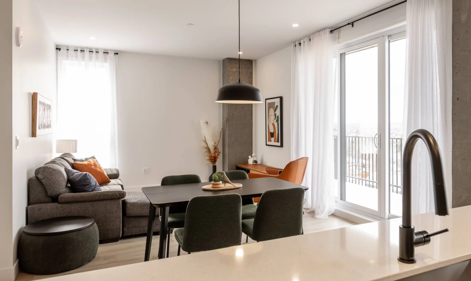 Aire de vie d'un appartement 4 et demi au District GC
