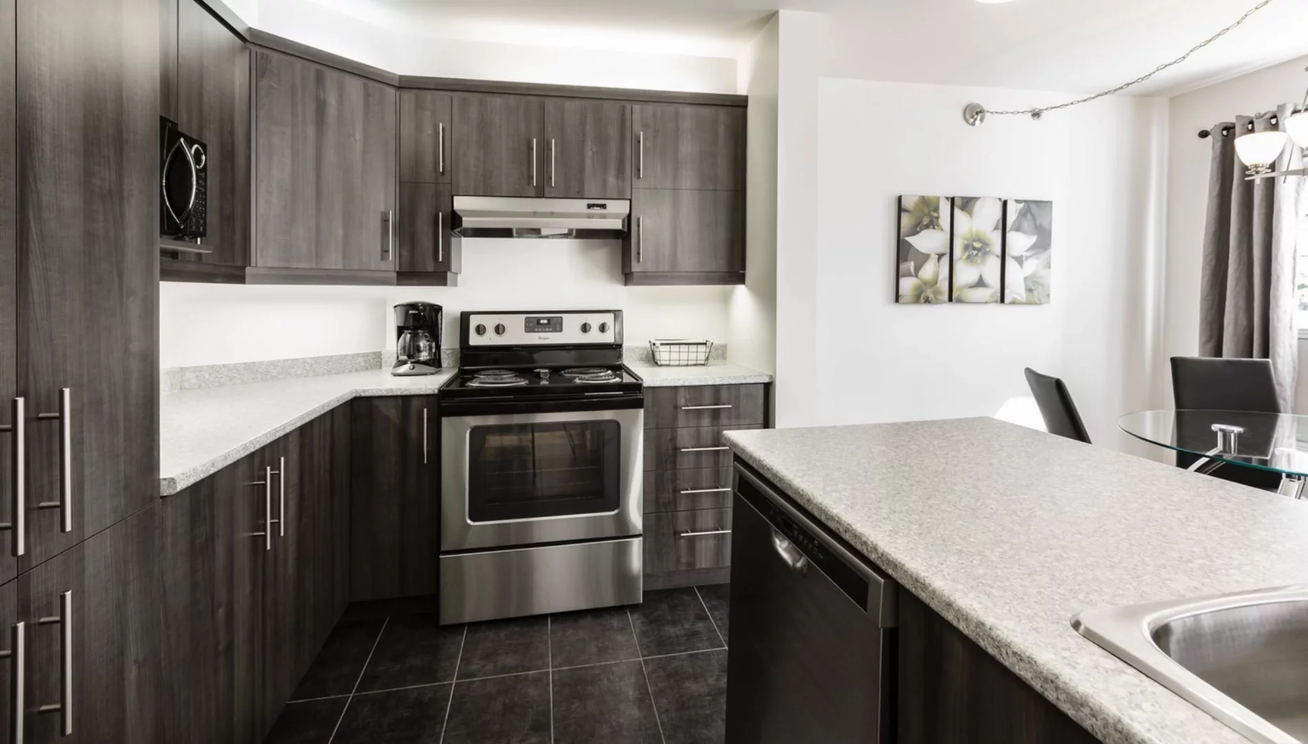 Cuisine condo locatif Allée St-Georges