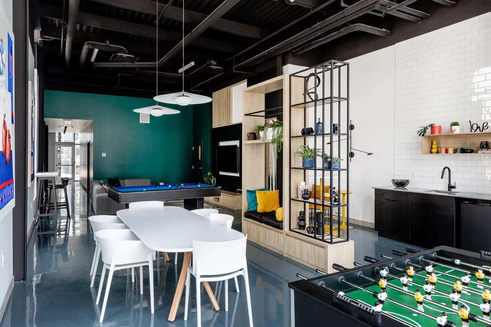 Salon commun au Prisme à Sainte-Foy